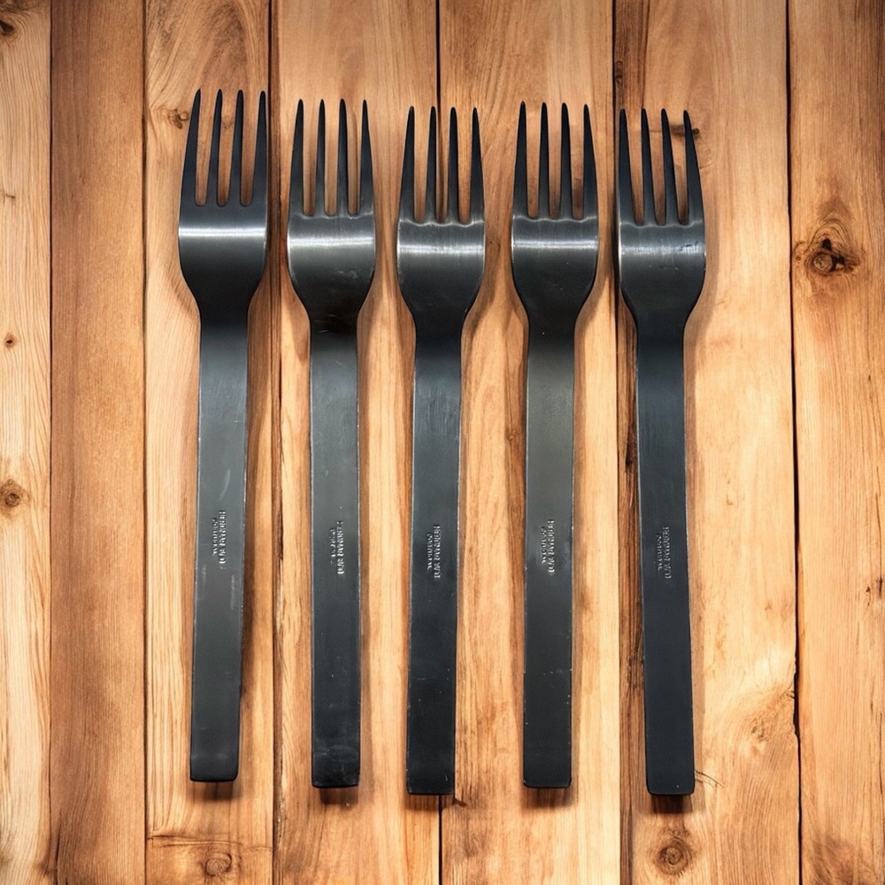 Sleek Herdmar Portugal Matte Black Fork Set (5) for Modern Dining - Picture 2 of 10